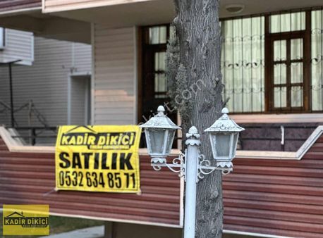 Kadir Dikici'den Tren Yolu Caddesinde Satılık 4+1 Bakımlı Daire