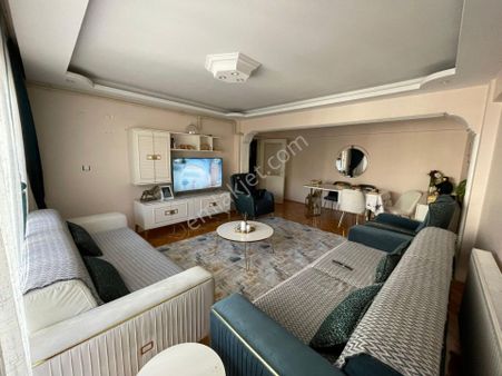 Karşıyaka Dedebaşı Mahallesinde Fırsat Satılık Daire (3+1)