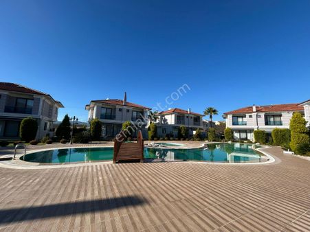 Dalaman'da Havuzlu Site İçinde 2+1 Eşyalı İkiz Villa