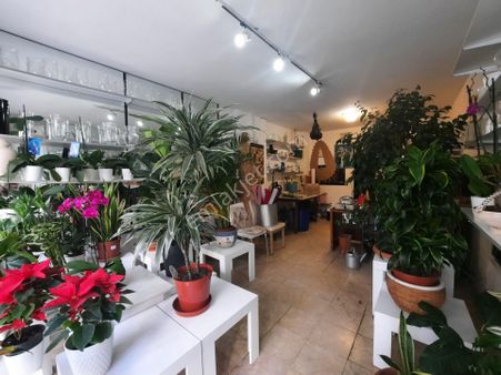 Gayrettepe Merkezde 40 M2 Otoparklı Klimalı Düz Girişli Depolu Dükkan