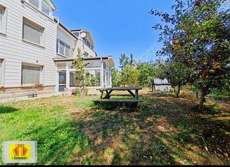 Borsem İncek'ten Ted Yakını Göl Site'de Satılık Yapılı Villa