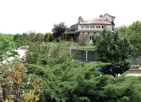 Doğanın Kalbin'de Orman İçinde Site İçi Kiralık Villa