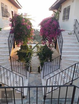 Güllük'te Havuzlu Site İçerisinde, Deniz Manzaralı 2+1 Daire