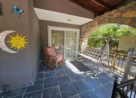 Hisarönü'nde 640 M2 Arsa İçinde Satılık Müstakil Villa