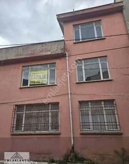 Müstakil 3 Katlı Bahçeli Satılık Ev