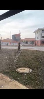 Lot 101 Alışveriş Merkezinde Okul Karşısı Geniş Cadde Köşe 84m2