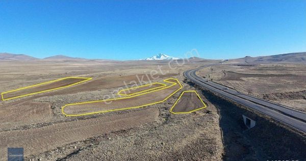 Kayseri Nevşehir Yol Kenarı 4 Parça 15.500 M2 Satılık Tarlalar