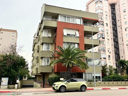 Bahçe Kullanımlı Y.giriş 3+1 Ebeveyn Banyolu D.gazlı Otoparklı