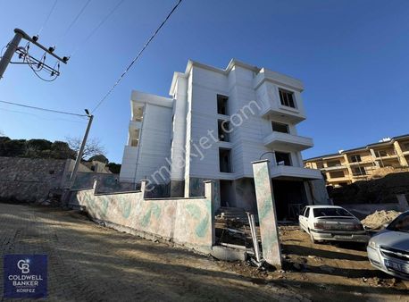 Edremit Çamlıbel'de Lüx Müstakil Bahçeli Satılık Dublex