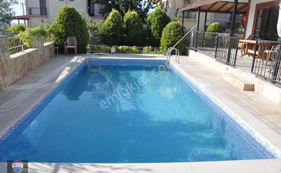 Kuşadasında Ful Deniz Manzaralı Özel Havuzlu Villa