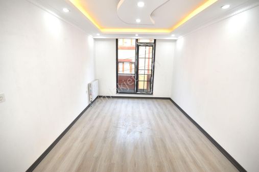Nest Emlak Halkalı Mh 2+1 90m2 Sıfır Asansörlü Otoparklı 1.kat