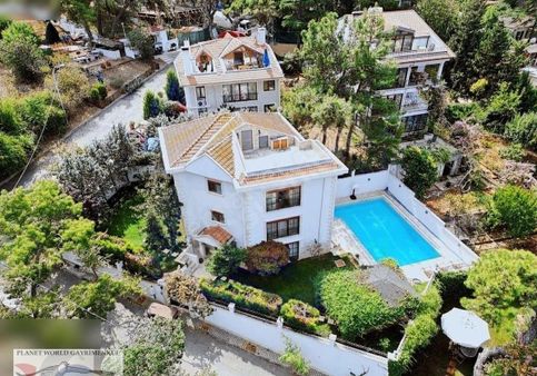 Planet'ten Deniz Orman Manzaralı Havuzlu Bahçeli 16 Yaşında Villa.