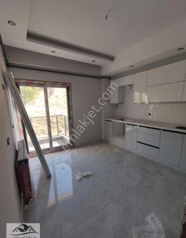 Turgutlu Satılık Ergenekon Mah 90m2 2+1oda 1. Kat Doğalgazlı Asansörlü Otoparklı Sıfır Daire