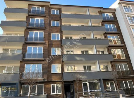 Aksakal | Sarmaşıklı Sıfır Lüx 2+1 Ayrı Mutfak Ebev. Banyo Daire