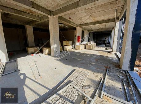 Bağcılar Meydana Yakın Altlı Üstlü 1.100 M2 Satılık Dükkan