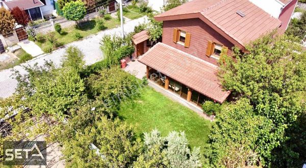 ▃▅▇seta Grup▇▅▃ Merkezi Konumda Müstakil Büyük Bahçeli Villa