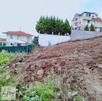 Başiskele Bahçecik'te Deniz Ve Doğa Manzaralı Villa Arazisi...