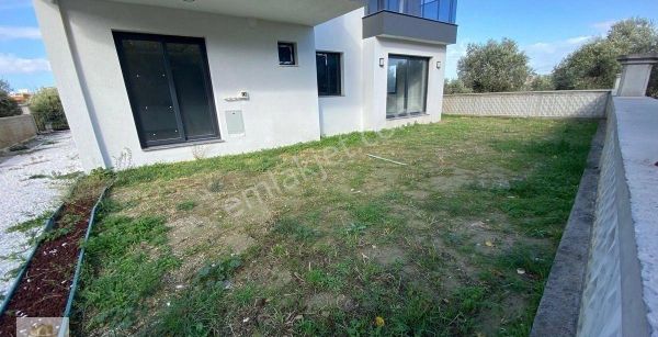 Kuşadası Güzelçamlı’da Geniş Bahçeli 2+1 Daire