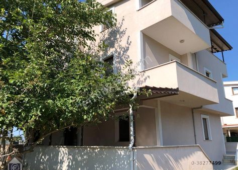 Ataşehir Emlak`tan Şile Sahilköy`de 10+2 Satılık İkiz Tribleks Villa