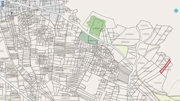 Uludere Mahallesinde Köye Yakın Satılık Tarla