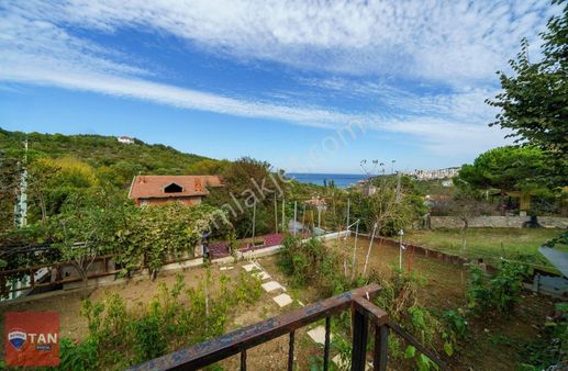 Şile Akçakese Deniz Ve Orman Manzaralı 230 M2 Bahçeli Köy Evi