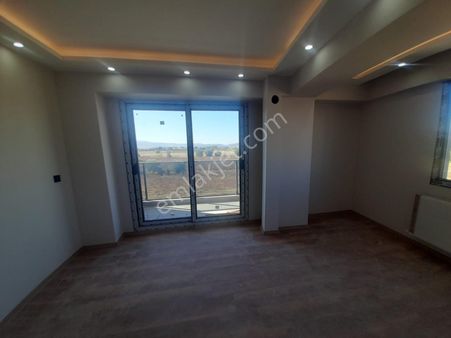 Yunusemre Muradiye Mh Satılık Sıfır Bina 2+1 85m2 Kat 3 Daire Satılık