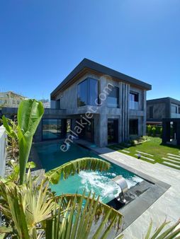 Özel Havuzlu 4+1 Ultra Lüks Villa