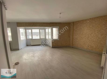 Karşıyaka İskele Yakını Geniş 3+1 Daire D-44