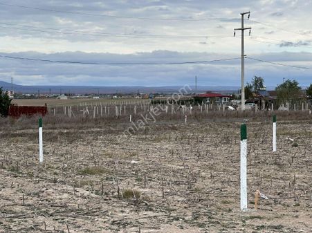 Çift Dairelik Caddeye Yakın Arsa İmarlı İfrazlı 3 Kat İmarlı İnşaata Hazır Elektrik Su Mevcut