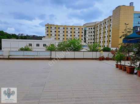 Yüksel Emlak Gyo'dan Yomra Kaşüstü Kiralık Dükkan & Ofis