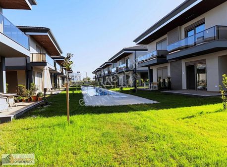 Döşemealtı-altınkale'de Satılık 240m2 5+1 Villa