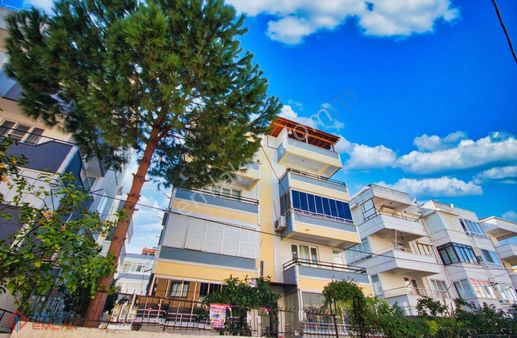 ▓aktiften Sarıkızda Ön Cephe Arakat Çift Balkonlu Geniş 2+1daire