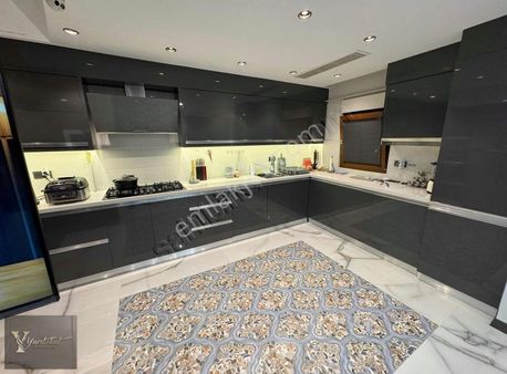 Lara Barınaklarda Full Eşyalı Satılık 5+1 Villa