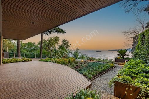 Salacak'ta Tarihi Yarımada Kesintisiz Manzaralı Bahçe Katı Daire