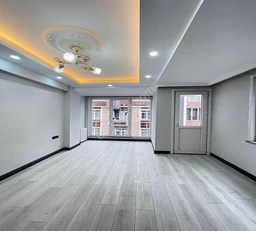 Krediye Uygun Balkonlu Geniş M2 2+1 Satılık Ara Kat Daire