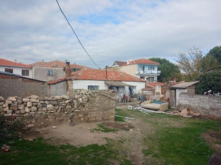 Altınova Merkezde Konut İmarlı Arsa