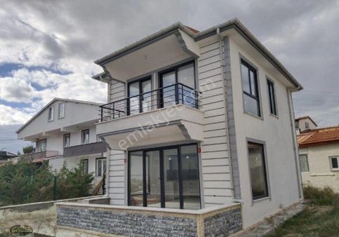 Avsa Adasi Yigitlerde 250 Metre Arsan İçinde Müstakil Villa 3+1 Banyo Wc Amerikan Mutfak Fırsat Fi