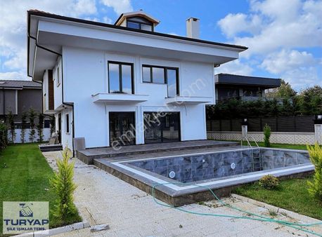 Turyap Şile Kumbaba Da 500 M2 Arsada Havuzlu Lüks Tripleks Villa