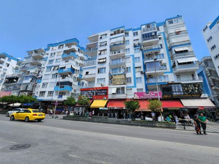 Çarşıda Güllük Caddesi'nde 2. Katta Kiralık 3+1 Ofis