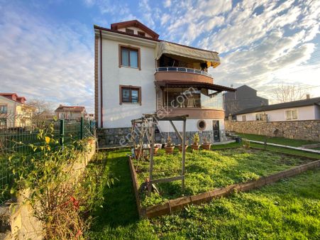 360 M2 Arsa İçinde Satılık 5+2 Villa