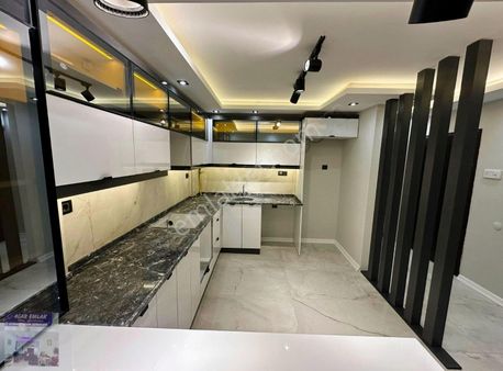 İzmir Sürat Yolu Üzeri Mükemmel Lüx Satılık 3+1 Arakat Daire