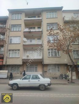 Emlakcar Dan Anıt Hastanesi Karşısı Cadde Üzeri 3+1 Daire