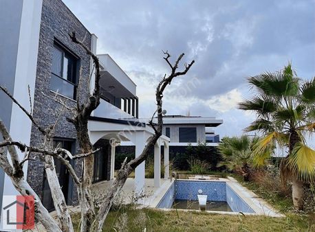 Kuşadası Yavansu' Da Özel Havuzlu Tek Müstakil Villa