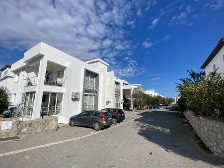 Girne Zeytinlik'ta Geniş Ve Konforlu Satılık 3+1 Daire !!!