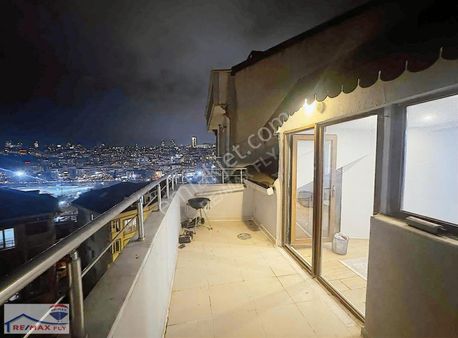 Kağıthane Nurtepe'de 3+ 2 Satılık Çatı Dubleksi