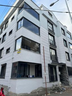 Edremit Cumhuriyet Mahallesi Cumhuriyet Parkına Yakın Satilik Sifir Köşe Dire