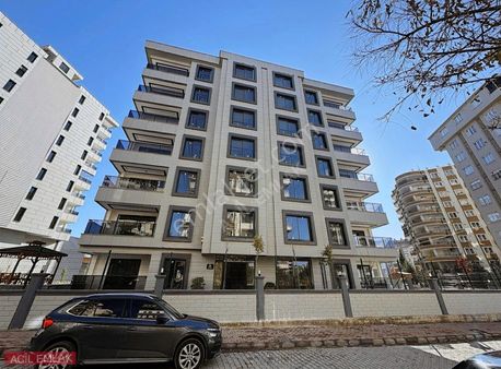 Acil Emlak'tan Site İçin'de 3+1 Lüx Daire