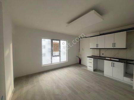 Yatırımlık Ünüversite Ve Merkezde