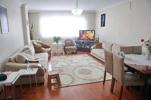 Meral R1807 Yeni 98 Yapımı 3 Katlı Asansörlü Binada Geniş 3+1 Ara Kat