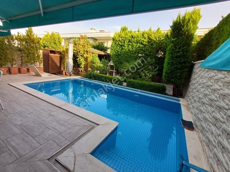 Manisa Yunusemre Muradiye Villaları Bölgesinde Satılık Müstakil Villa